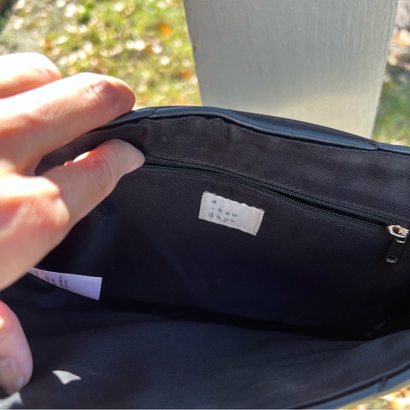 ‼️SOLD‼️A New Day Women's Crossbody Bag - Picture 4 of 5